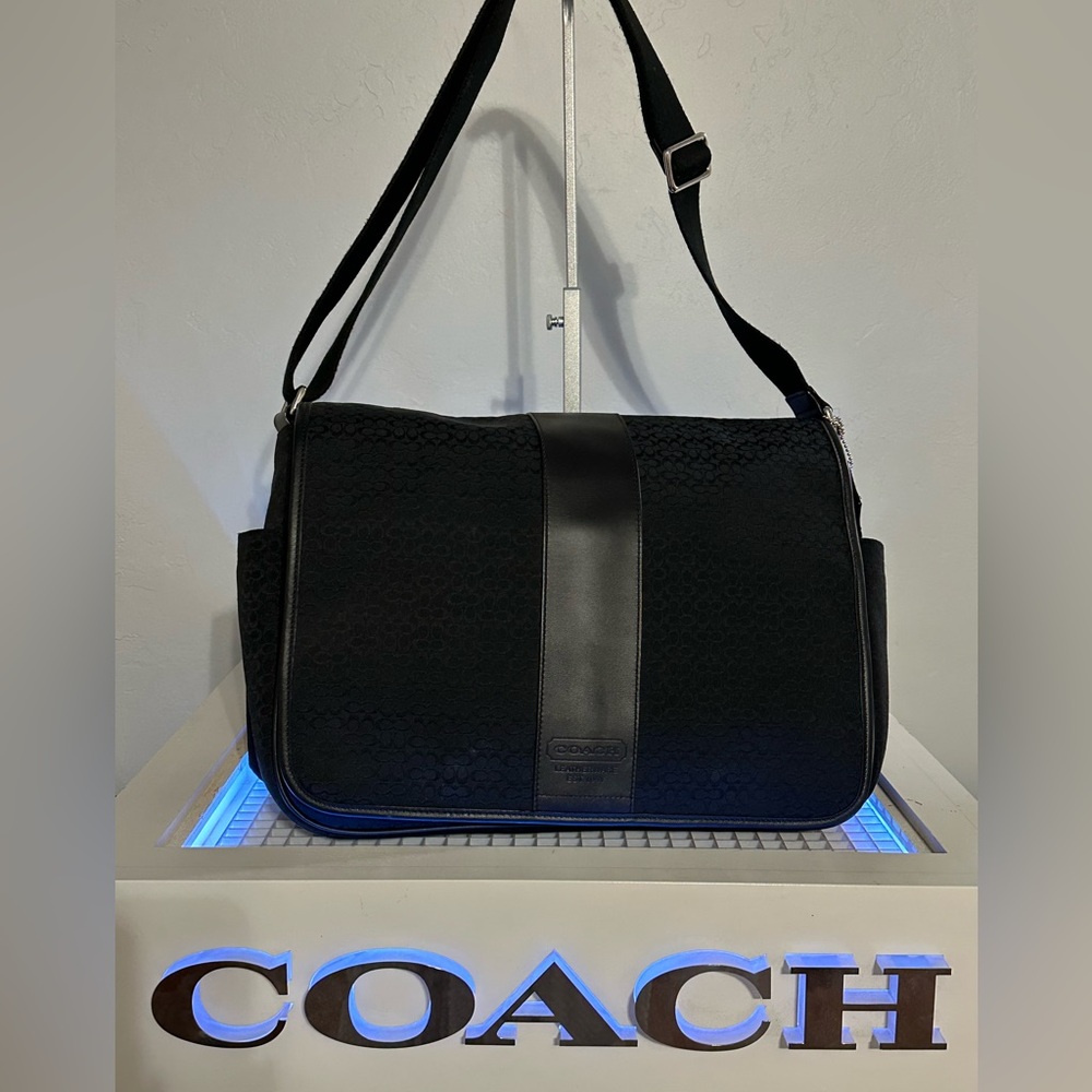 Coach Messenger NWOT Signature Jacquard